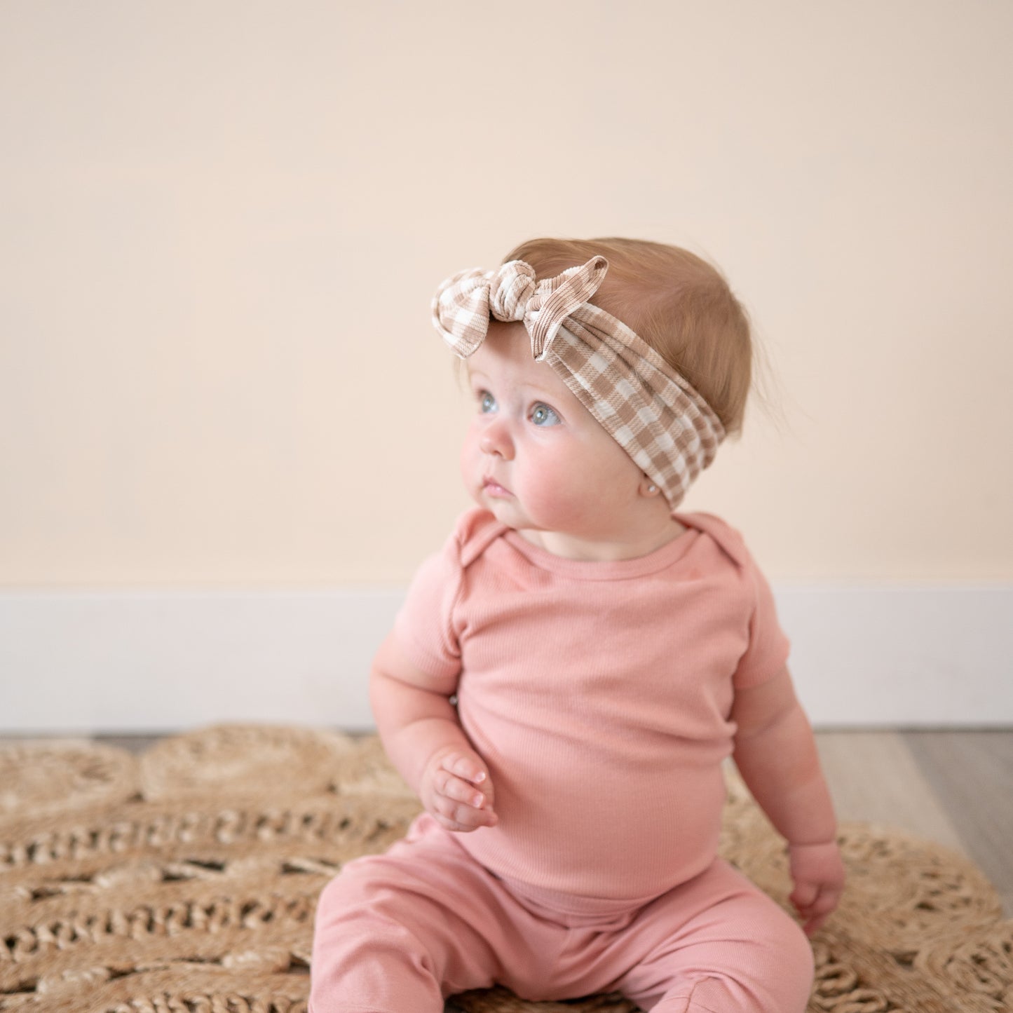 Gingham Ribbed Baby Headband (Taupe)