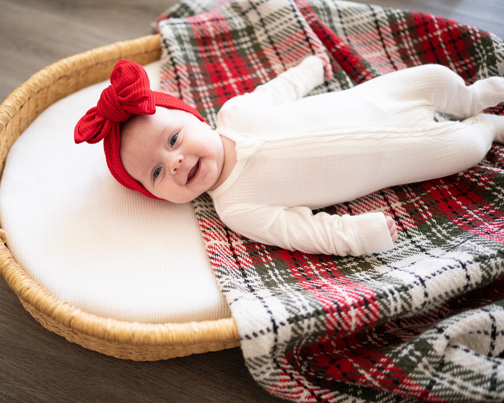 πΈ Pictured: Red Ribbed Oversized Bow, Newborn Size