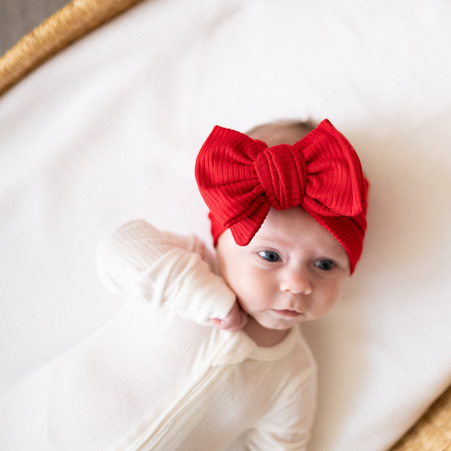 📸 Pictured: Red Ribbed Oversized Bow, Newborn Size