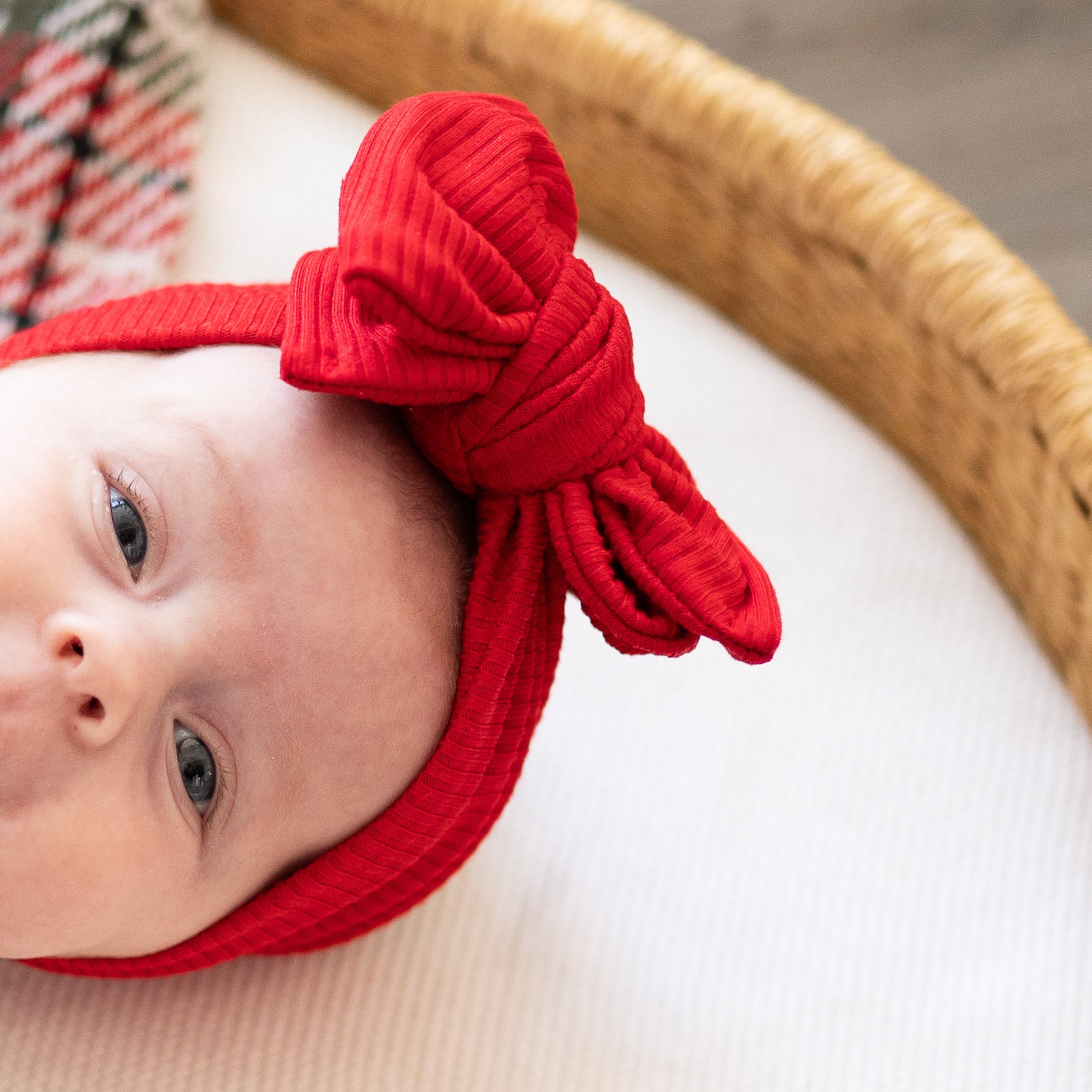 📸 Pictured: Red Ribbed Oversized Bow, Newborn Size