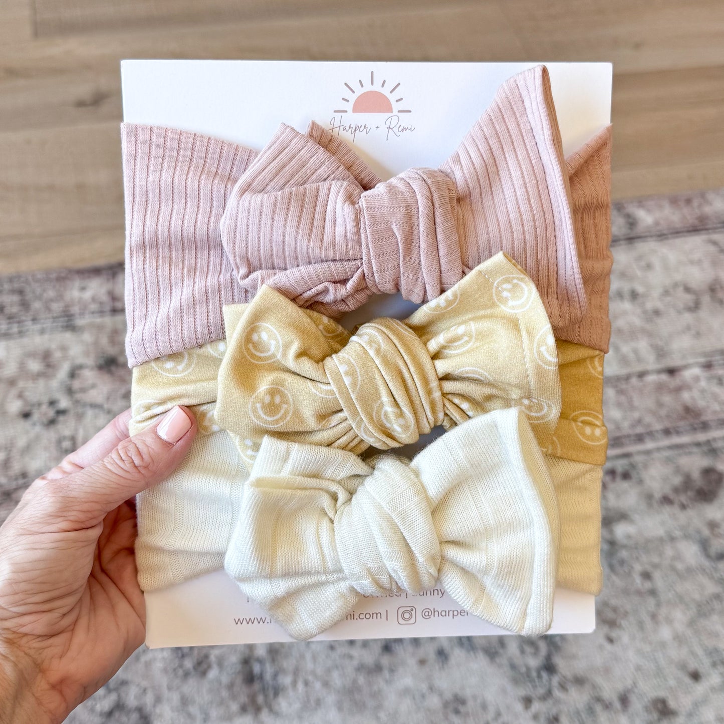 Golden Smilies | Neutral Baby Bow Bundle