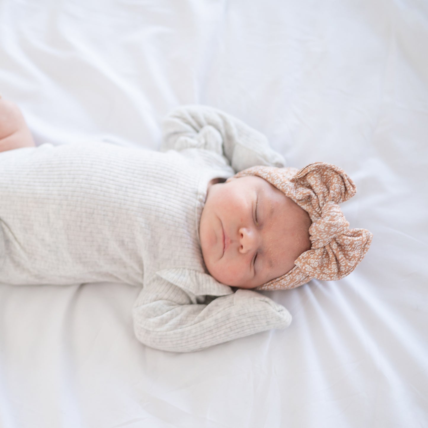 Vintage Floral Ribbed Baby Headband (Golden Brown)