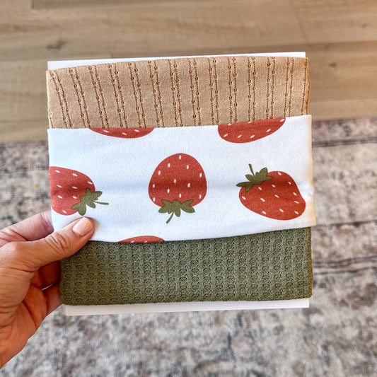 Harvest Berry | Fruit Print Baby Bow Bundle
