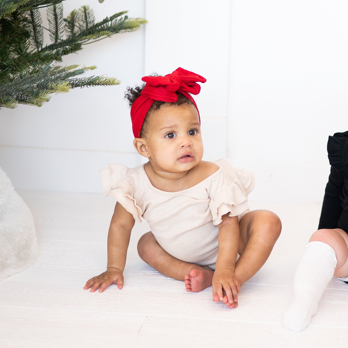 📸 Pictured: Red Ribbed Oversized Bow, Baby Size