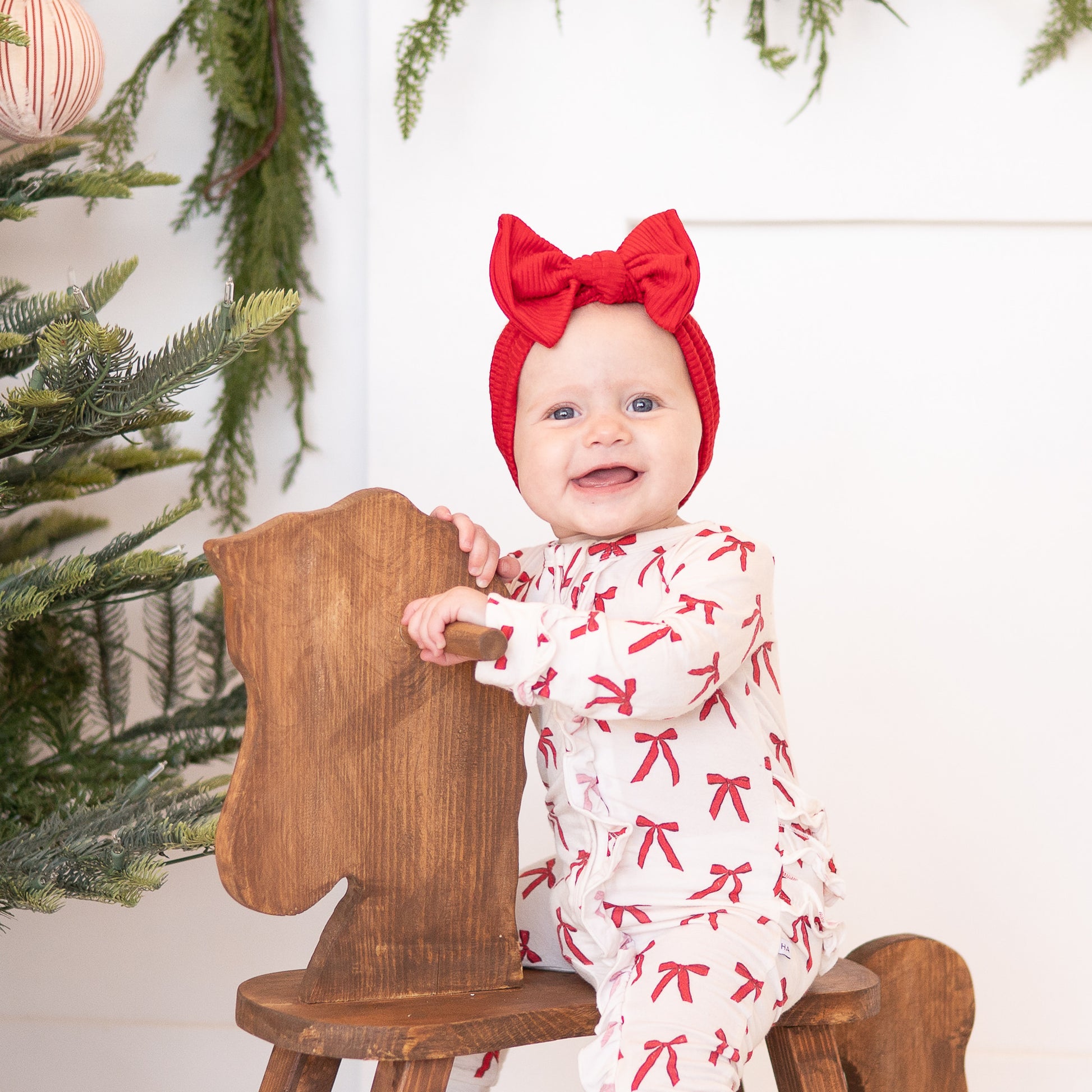 📸 Pictured: Red Ribbed Top Knot, Baby Size